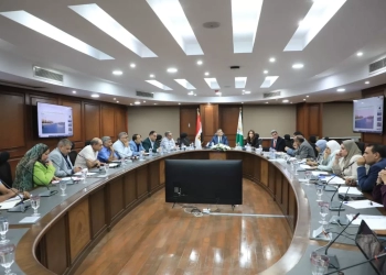 محافظ الجيزة يبحث مشروعات الأكشاك التجارية وسوق الجملة بـ 6 أكتوبر والجبانات 17 - جريدة المساء