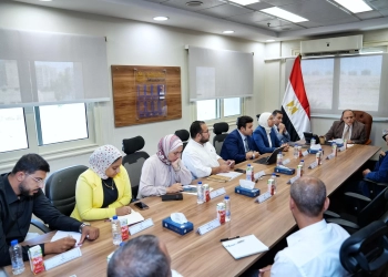 رئيس هيئة الدواء بحث مع ممثلي جهاز الدمغة الطبية سبل دعم الصناعة الوطنية 35 - جريدة المساء