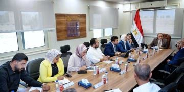 رئيس هيئة الدواء بحث مع ممثلي جهاز الدمغة الطبية سبل دعم الصناعة الوطنية 1 - جريدة المساء