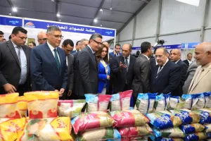 وزيرا التموين والتنمية المحلية ومحافظ الجيزة يفتتحون 26 معرضا لـ "أهلاً مدارس" بنطاق المحافظة 20 - جريدة المساء وزيرا التموين والتنمية المحلية ومحافظ الجيزة يفتتحون 26 معرضا لـ "أهلاً مدارس" بنطاق المحافظة 19 - جريدة المساء