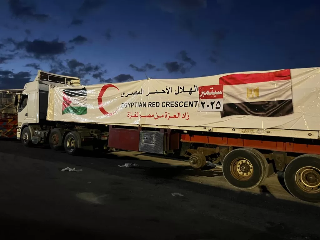 الهلال الأحمر يدفع بـ 2500 طن مواد غذائية وطبية عاجلة لأبناء وبنات غزة 17 - جريدة المساء