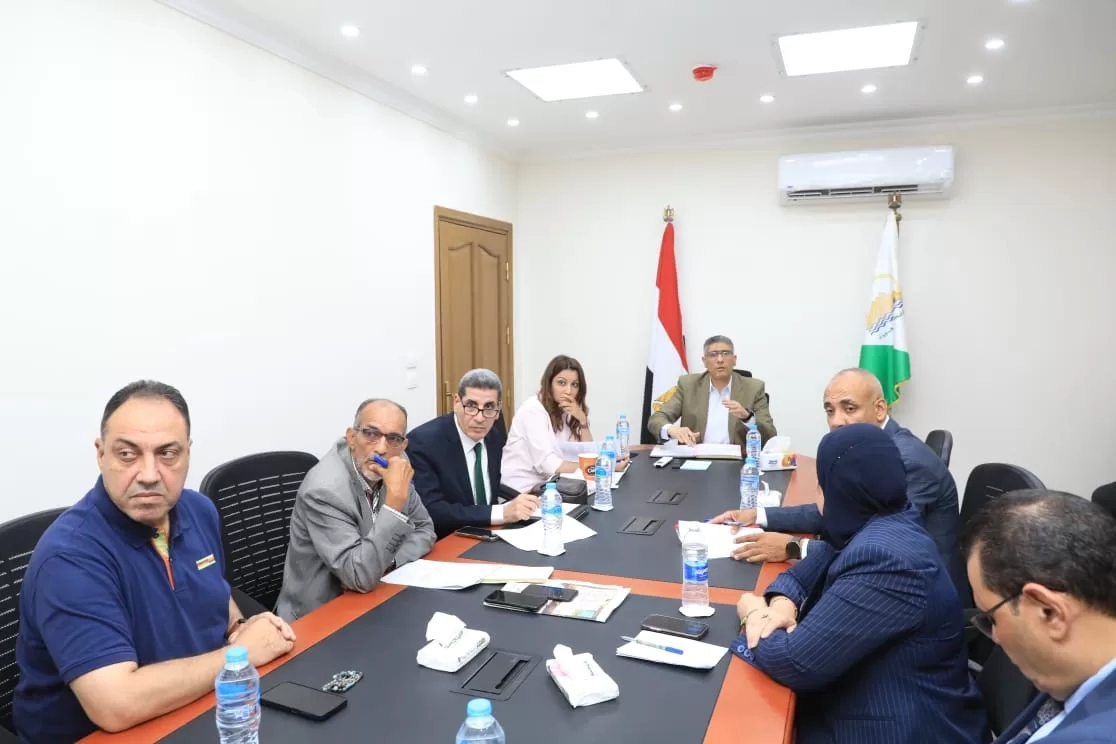 محافظ الجيزة يترأس اجتماع اللجنة العليا للإعلانات لبحث تعظيم الموارد 19 - جريدة المساء