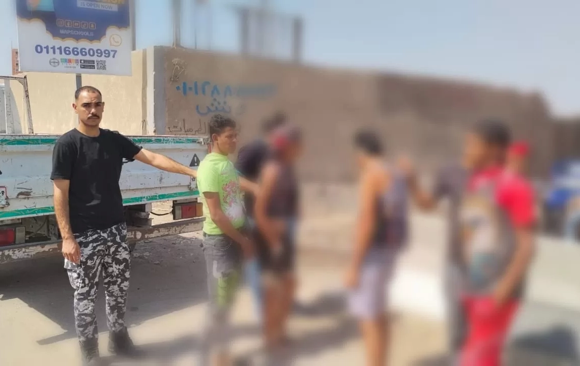 "الجيزة" تضبط متورطين يروعون المارة ويسرقون السور الحديدي للممشى السياحي بالمريوطية 19 - جريدة المساء