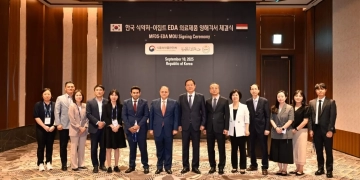 رئيس هيئة الدواء المصرية : لقاءات ثنائية مع كبرى المؤسسات الدوائية الكورية واستعرض فرص الاستثمار في القطاع الدوائي 1 - جريدة المساء