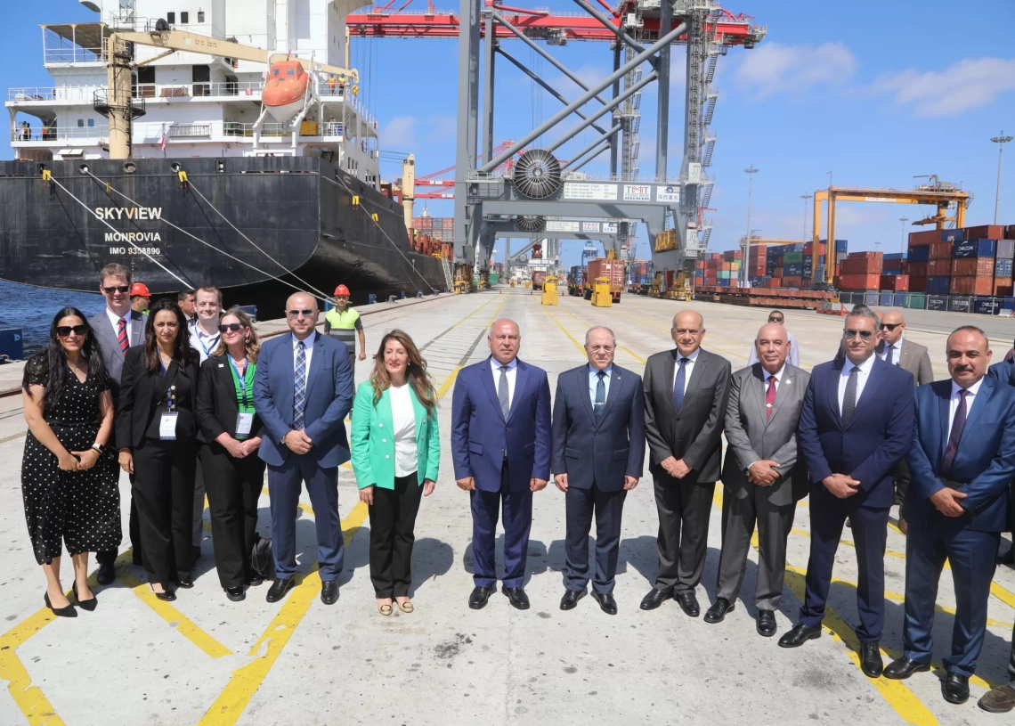 وزير النقل يدعو الشركات الأمريكية للاستثمار فى الموانئ 19 - جريدة المساء