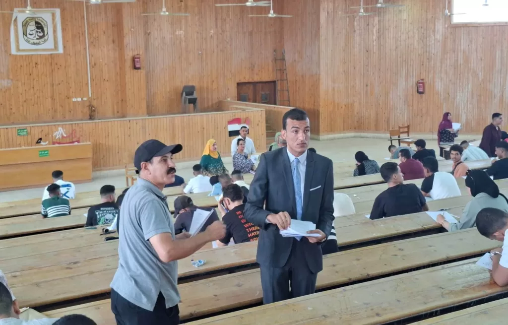 انطلاق امتحانات "السمر كورس" ودور سبتمبر لطلاب الفرقة الرابعة بحقوق جنوب الوادي 31 - جريدة المساء