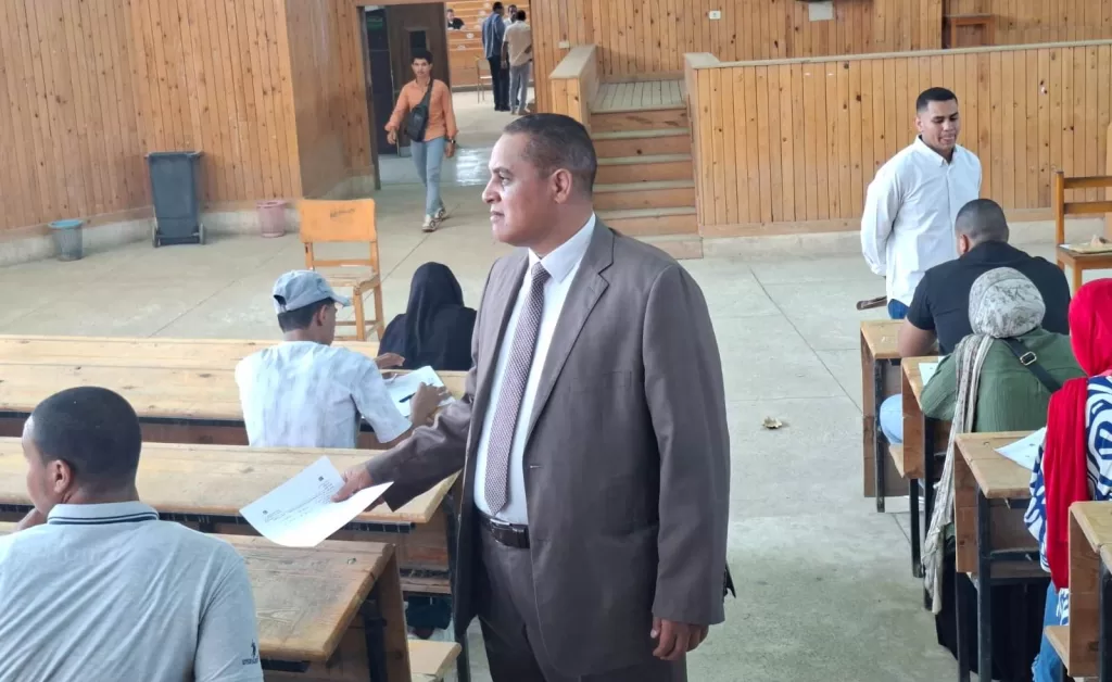 انطلاق امتحانات "السمر كورس" ودور سبتمبر لطلاب الفرقة الرابعة بحقوق جنوب الوادي 29 - جريدة المساء