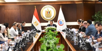 د.خالد عبد الغفار يحضر اجتماع اللجنة التنسيقية لمنظومة التأمين الصحي الشامل 2 - جريدة المساء د.خالد عبد الغفار يحضر اجتماع اللجنة التنسيقية لمنظومة التأمين الصحي الشامل 1 - جريدة المساء