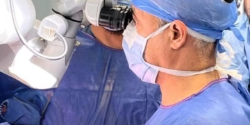 رئيس هيئة الرعاية الصحية: إنجاز طبي غير مسبوق لاستئصال ورم بالمخ باستخدام تقنية (Awake Craniotomy) بمستشفى حورس الدولى بالأقصر 2 - جريدة المساء رئيس هيئة الرعاية الصحية: إنجاز طبي غير مسبوق لاستئصال ورم بالمخ باستخدام تقنية (Awake Craniotomy) بمستشفى حورس الدولى بالأقصر 1 - جريدة المساء
