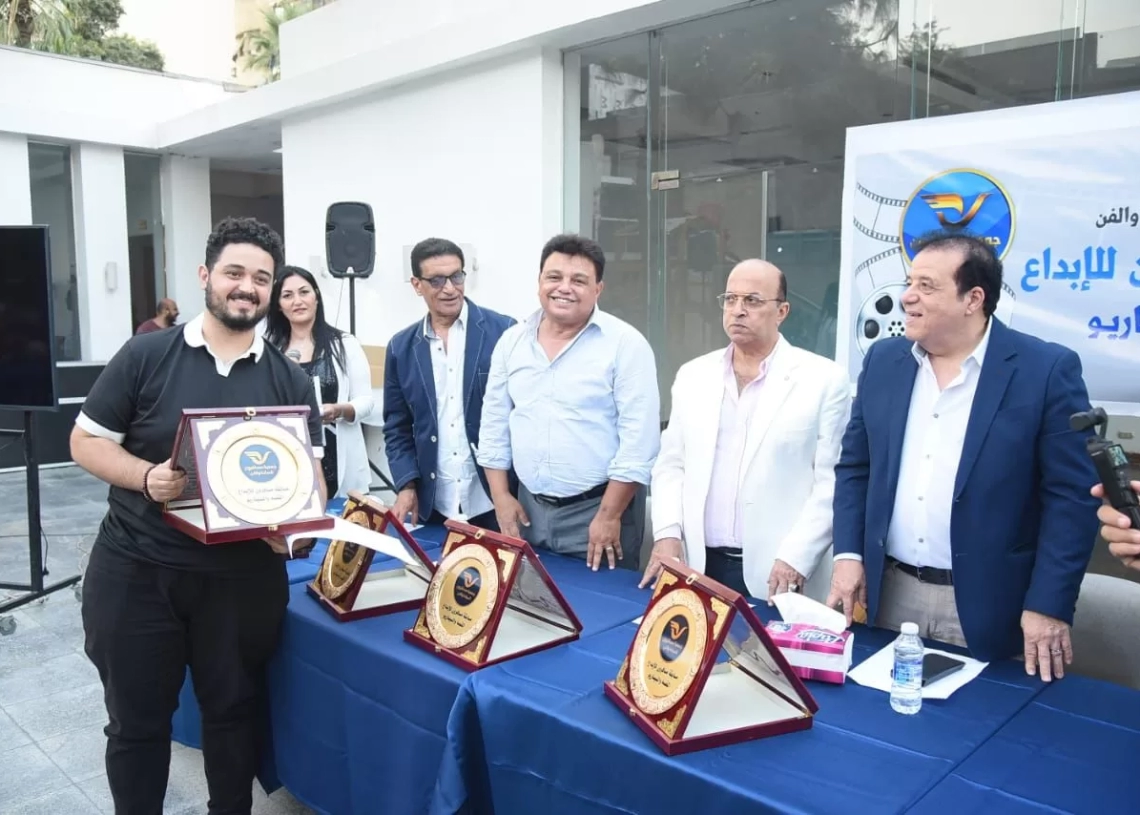 بحضور صُنّاع السينما والدراما.. تتويج 9 فائزين فى مسابقة مسافرون للقصة والسيناريو 16 - جريدة المساء بحضور صُنّاع السينما والدراما.. تتويج 9 فائزين فى مسابقة مسافرون للقصة والسيناريو 15 - جريدة المساء