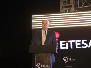 وزير الاتصالات : زيادة عدد مصانع الهواتف المحمولة فى مصر إلى 14 مصنعا تنتج 9 مليون وحدة خلال العام الجارى 24 - جريدة المساء