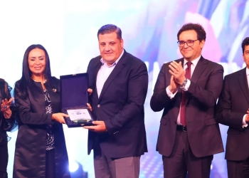 تكريم مصطفى زمزم في الملتقى الدولي لفنون ذوي القدرات الخاصة 21 - جريدة المساء