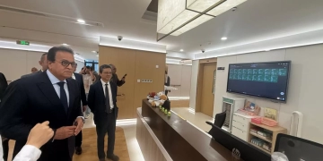 وزير الصحة في شنغهاي : التعاون في التكنولوجيا الطبية والجراحة الروبوتية 1 - جريدة المساء