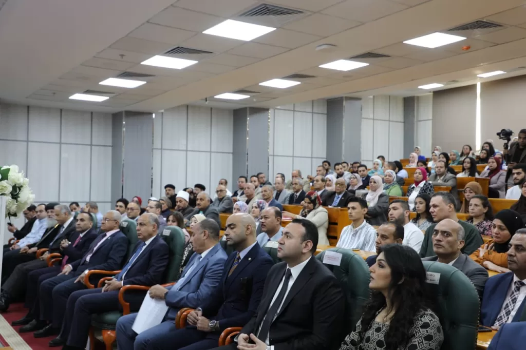 محافظ المنيا خلال تكريم أوائل الثانوية: نراهن على العلم لبناء مستقبل الوطن 25 - جريدة المساء