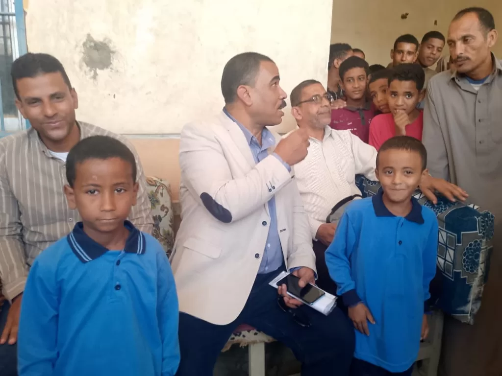 قوافل "تعليم قوص" تبدأ من قرية العقب لحل مشكلات أولياء الأمور وإعادة الأمل لمدرسة السلام 43 - جريدة المساء