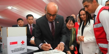 شحنات إغاثية ومشروع تعليمي متنقل من سنغافورة لدعم أطفال غزة 2 - جريدة المساء شحنات إغاثية ومشروع تعليمي متنقل من سنغافورة لدعم أطفال غزة 1 - جريدة المساء