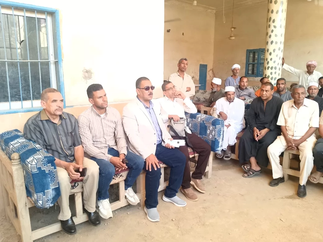 قوافل "تعليم قوص" تبدأ من قرية العقب لحل مشكلات أولياء الأمور وإعادة الأمل لمدرسة السلام 19 - جريدة المساء