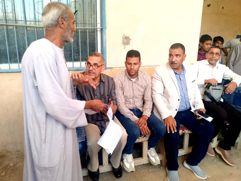 قوافل "تعليم قوص" تبدأ من قرية العقب لحل مشكلات أولياء الأمور وإعادة الأمل لمدرسة السلام 21 - جريدة المساء