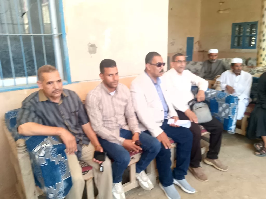 قوافل "تعليم قوص" تبدأ من قرية العقب لحل مشكلات أولياء الأمور وإعادة الأمل لمدرسة السلام 31 - جريدة المساء