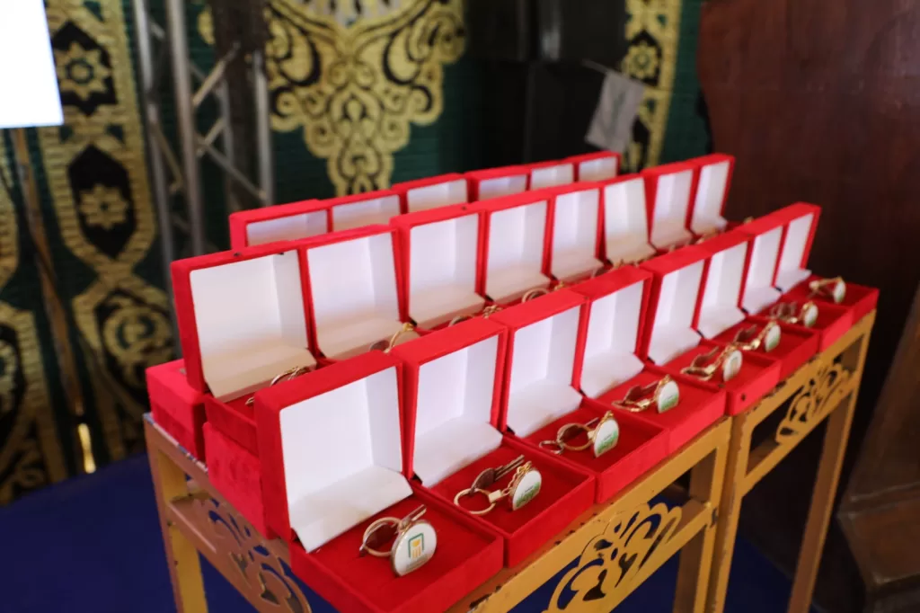 عيد في طرفا.. محافظ المنيا يسلم المنازل والمشروعات وسط زغاريد وأغاني وطنية 23 - جريدة المساء