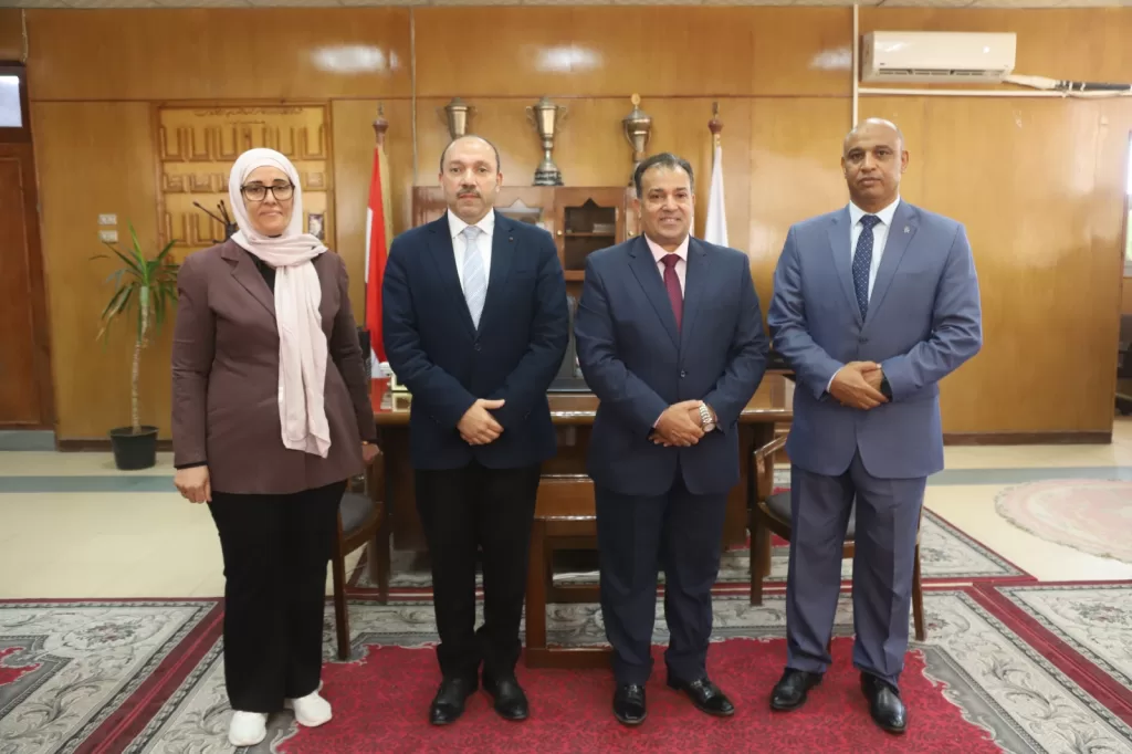 رئيس جامعة جنوب الوادي يستقبل الدكتور أشرف موسى ويهنئه بتوليه منصب نائب رئيس الجامعة لشئون التعليم والطلاب 21 - جريدة المساء