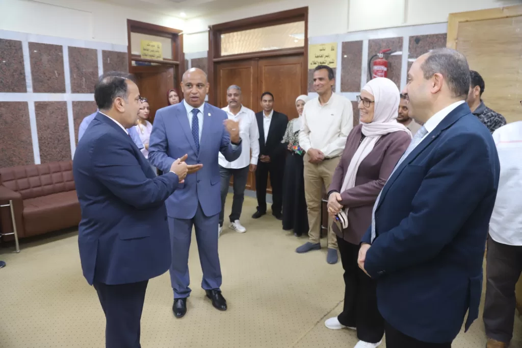 رئيس جامعة جنوب الوادي يستقبل الدكتور أشرف موسى ويهنئه بتوليه منصب نائب رئيس الجامعة لشئون التعليم والطلاب 25 - جريدة المساء