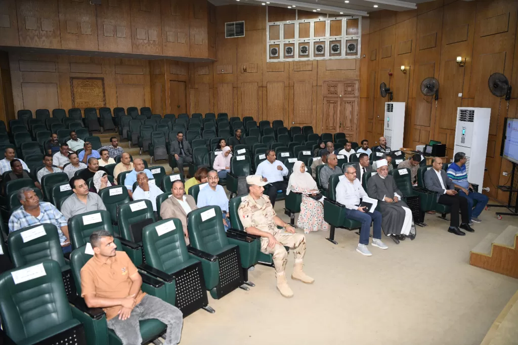 محافظ قنا: خطط عاجلة ومشروعات بعيدة المدى لحماية القرى والمنشآت من أخطار السيول 21 - جريدة المساء
