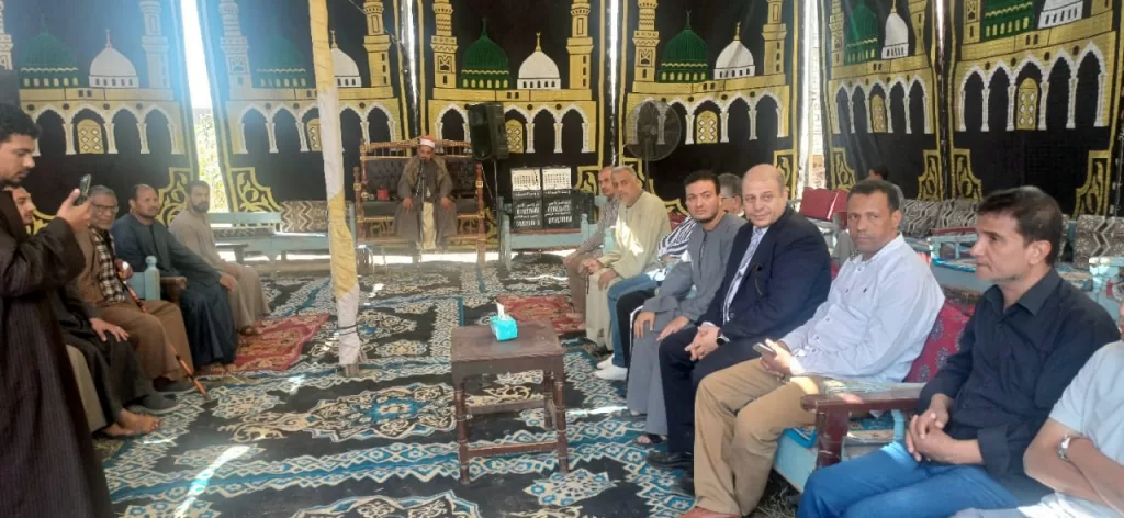 وكيل تعليم قنا يقدم العزاء في وفاة مدير مدرسة الشهيد محمد علي أحمد ويؤكد دعم أسرته 39 - جريدة المساء