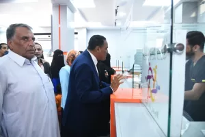 محافظ مطروح يتفقد قافلة مؤسسة سبق الخيرية  الطبية المجانية 25 - جريدة المساء