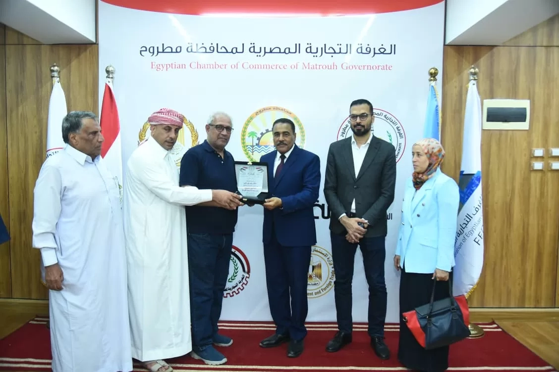 محافظ مطروح يتفقد قافلة مؤسسة سبق الخيرية  الطبية المجانية 17 - جريدة المساء