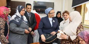 "أمل عمار" تفتتح مشروعات تمكين المرأة وتتفقد معالم جنوب سيناء 25 - جريدة المساء