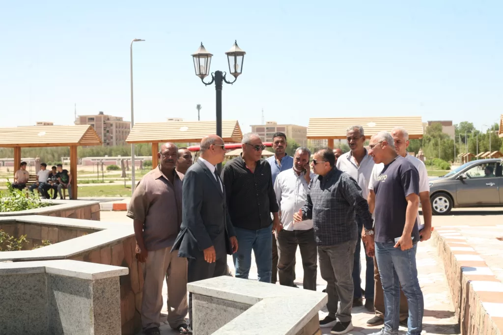 رئيس جامعة جنوب الوادي يتابع معدلات الإنجاز في المشروعات التطويرية 23 - جريدة المساء