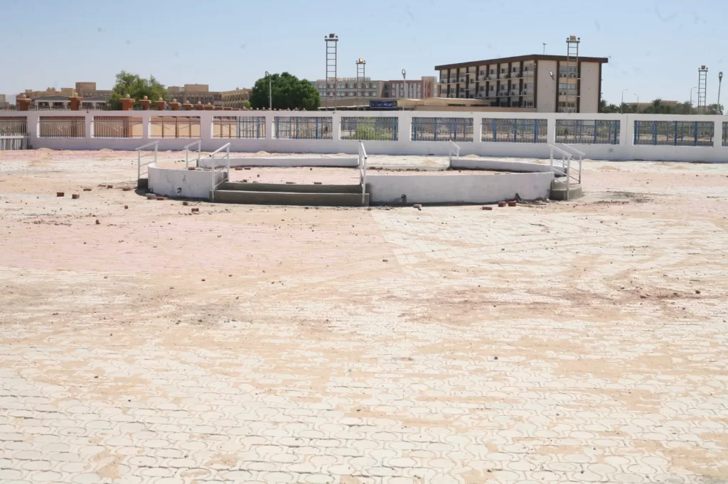 رئيس جامعة جنوب الوادي يتابع معدلات الإنجاز في المشروعات التطويرية 31 - جريدة المساء