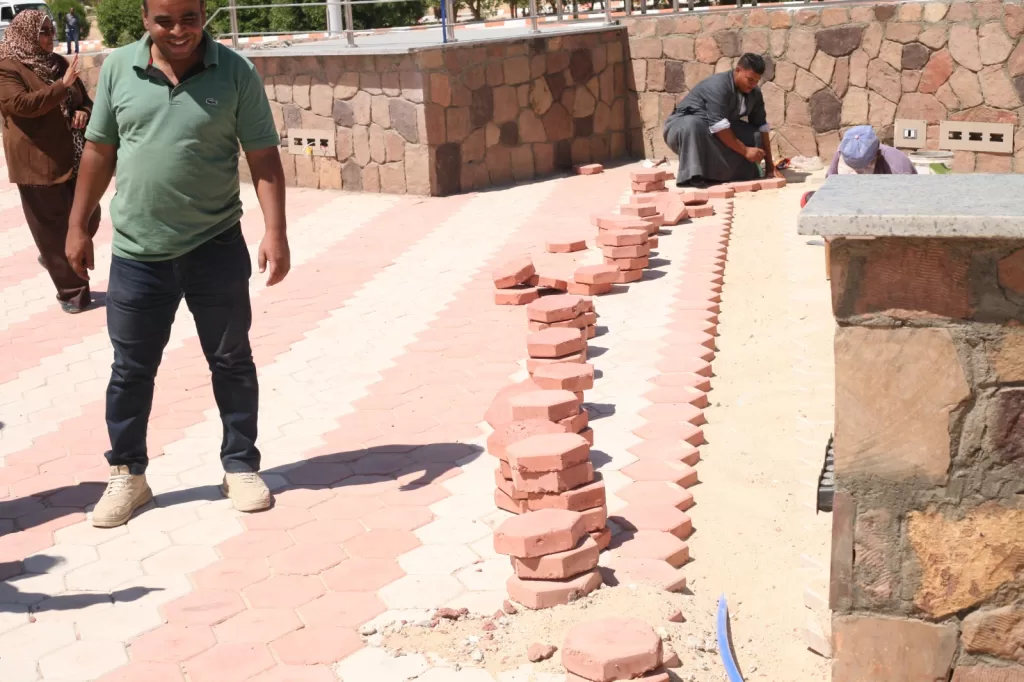 رئيس جامعة جنوب الوادي يتابع معدلات الإنجاز في المشروعات التطويرية 33 - جريدة المساء