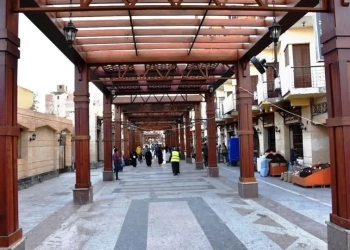 محافظ أسوان يوجه الجهات المعنية بالالتزام بالمواعيد الشتوية لفتح وغلق المنشآت 16 - جريدة المساء