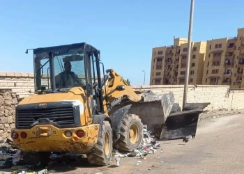 حملات لرفع الإشغالات وتنفيذ أعمال النظافة العامة بأحياء المحمودية والصداقة الجديدة 16 - جريدة المساء