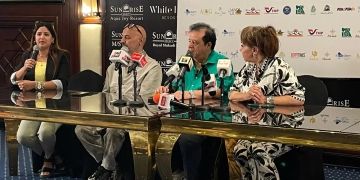 جمهور وصناع السينما بمهرجان الغردقة يشيدون بفيلم "يوم في الشهر" 1 - جريدة المساء