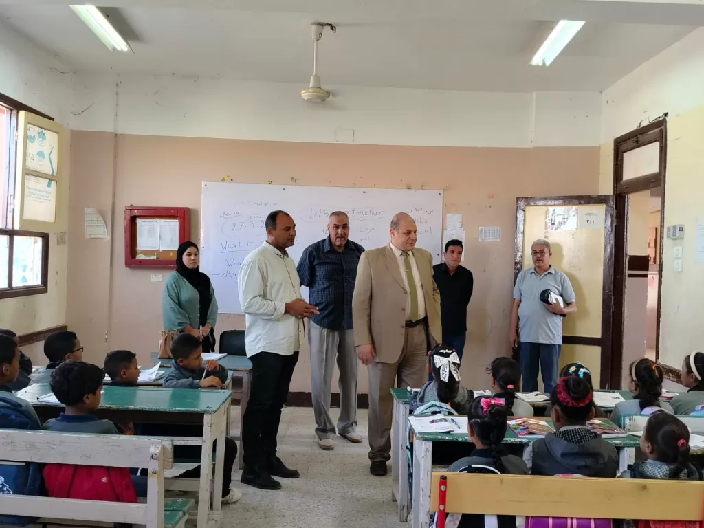 مدير تعليم قنا: تسجيل الغياب بدقة لمواجهة تسرب طلاب الإعدادية 22 - جريدة المساء