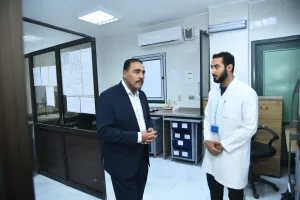 جولة مفاجئة لمحافظ مطروح بالوحدة الصحية بقرية أم الرخم 21 - جريدة المساء
