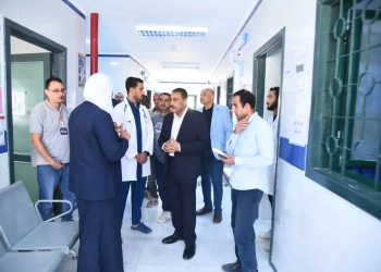 جولة مفاجئة لمحافظ مطروح بالوحدة الصحية بقرية أم الرخم 17 - جريدة المساء