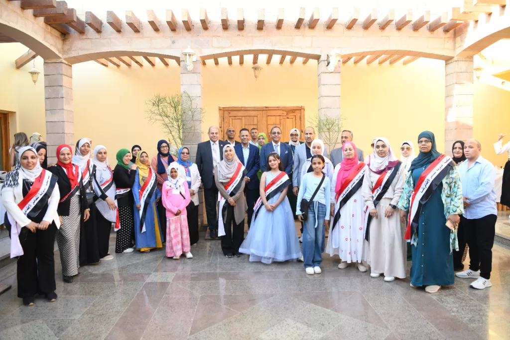 محافظ قنا يشهد احتفالية اليوم العالمي للسياحة بمعبد دندرة 117 - جريدة المساء