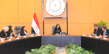 وزيرة التضامن تناقش تحديات منظومة الرائدات الاجتماعيات والحصر الميدانى للحضانات 1 - جريدة المساء