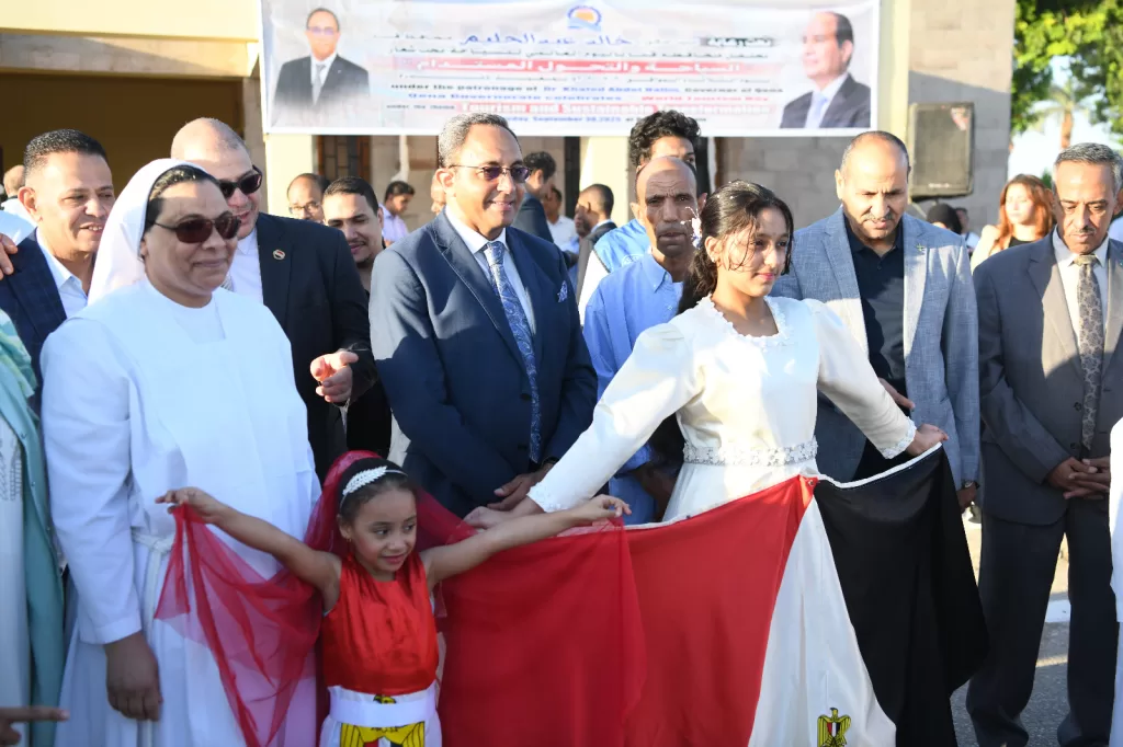 محافظ قنا يشهد احتفالية اليوم العالمي للسياحة بمعبد دندرة 77 - جريدة المساء