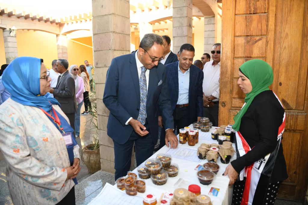 محافظ قنا يشهد احتفالية اليوم العالمي للسياحة بمعبد دندرة 67 - جريدة المساء