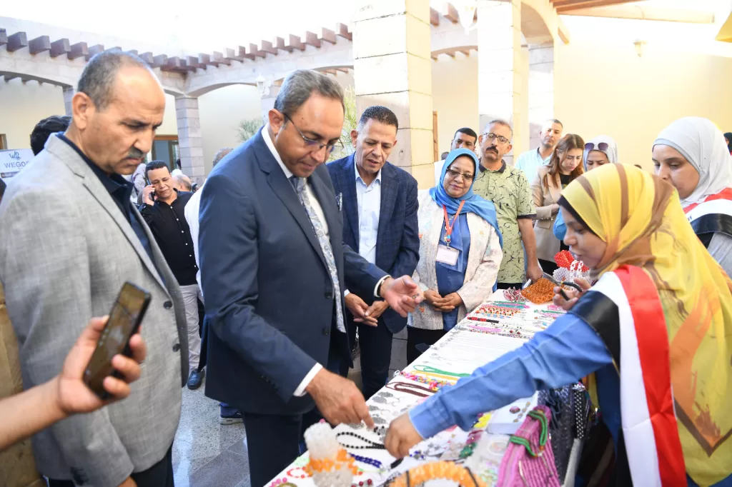 محافظ قنا يشهد احتفالية اليوم العالمي للسياحة بمعبد دندرة 83 - جريدة المساء
