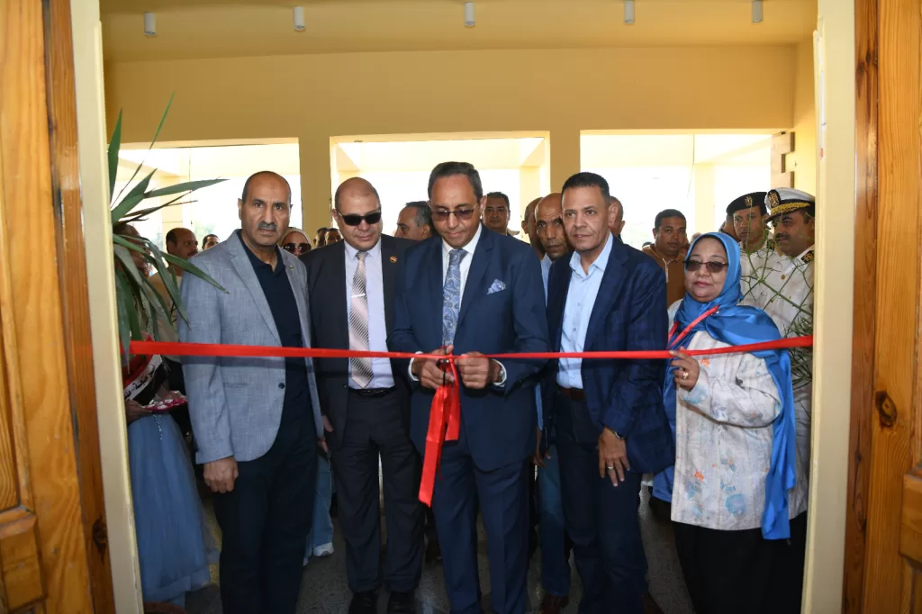 محافظ قنا يشهد احتفالية اليوم العالمي للسياحة بمعبد دندرة 69 - جريدة المساء