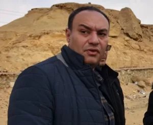 رئيس جهاز الشروق يواجه “مصايد الموت” ويستبدل أغطية البالوعات فورًا 21 - جريدة المساء