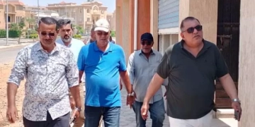 رئيس جهاز الشروق يواجه “مصايد الموت” ويستبدل أغطية البالوعات فورًا 1 - جريدة المساء