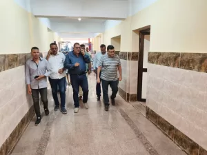 رئيس جهاز الشروق يقود حملة لصيانة ونظافة المدارس قبل العام الدراسي 22 - جريدة المساء