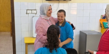 مديرة تعليم الشروق تتابع انتظام الدراسة بمدرسة طبري الشروق المتكاملة 1 - جريدة المساء